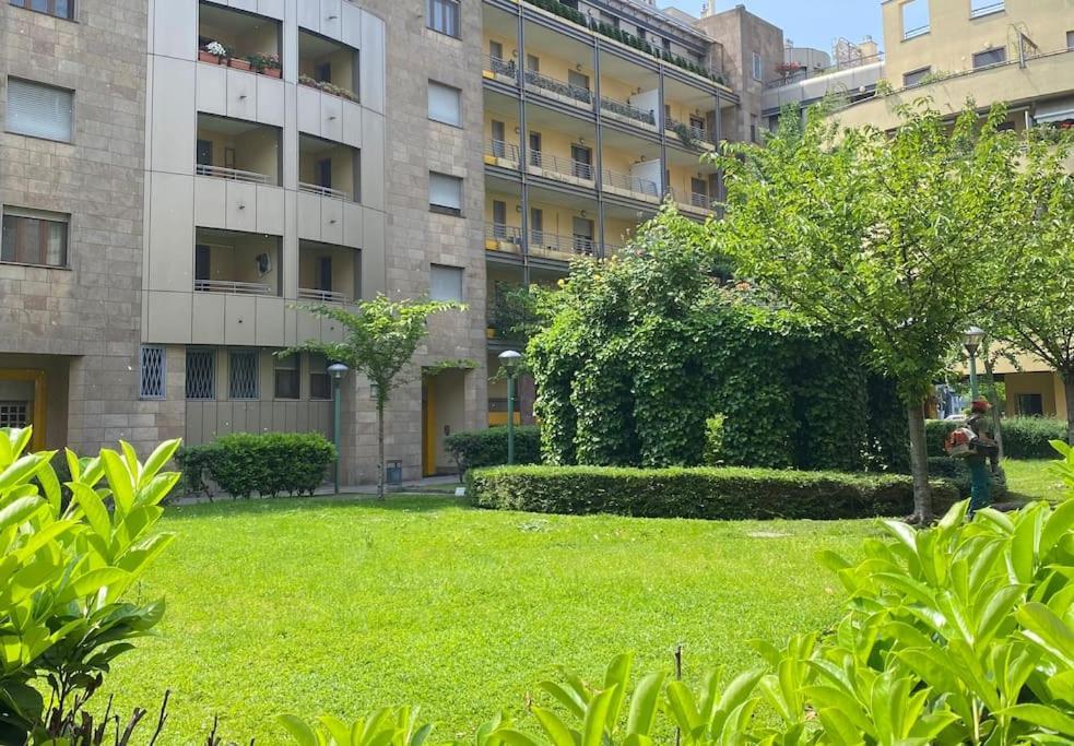 Incantevole - 15 Minuti Da Duomo + Wifi, Parking San Donato Milanese Luaran gambar